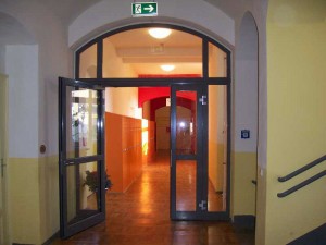 Bautechnische Brandschutzertüchtigung, 51. Grundschule Dresden im Jahr 2006